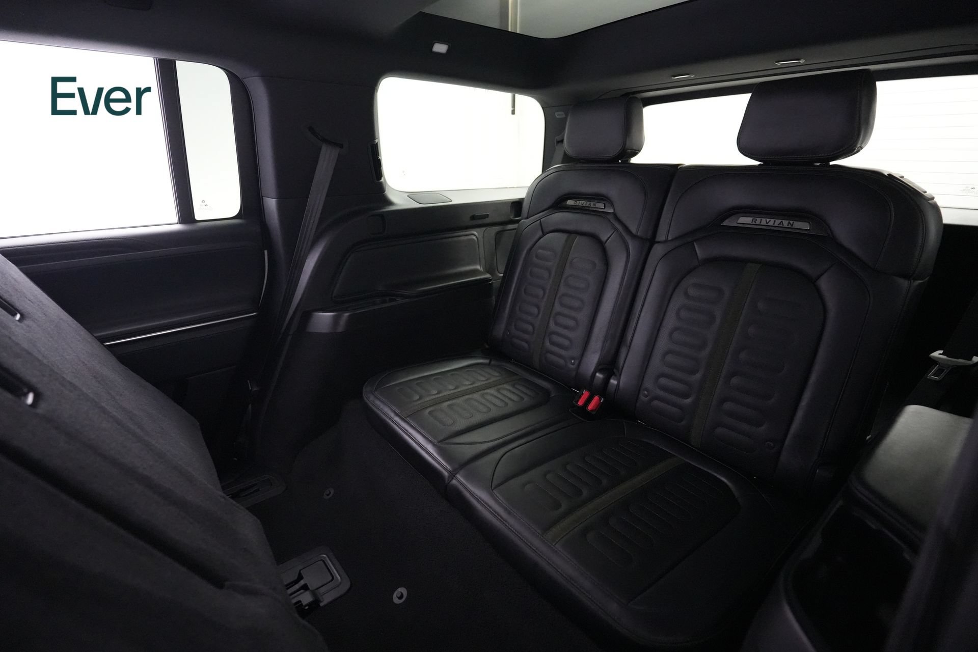 Used 2025 Rivian R1S Adventure AWD/4WD image 26