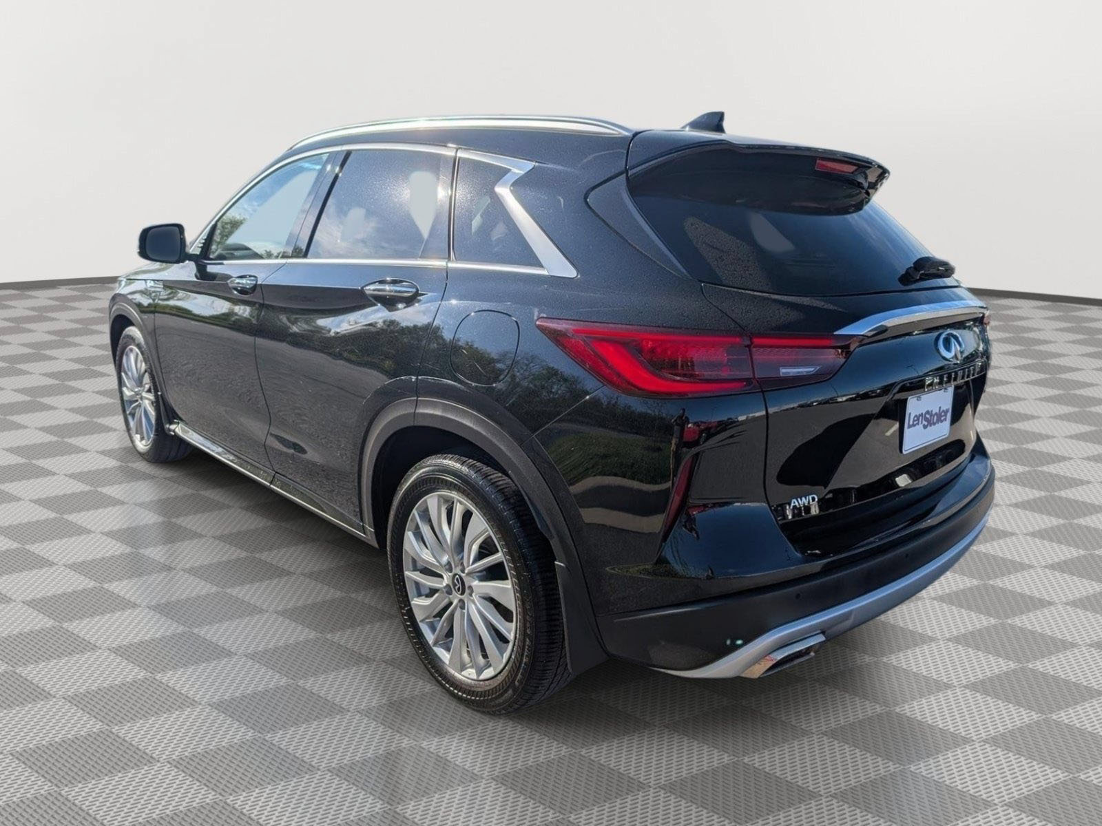 Used 2023 INFINITI QX50 Luxe AWD/4WD image 3