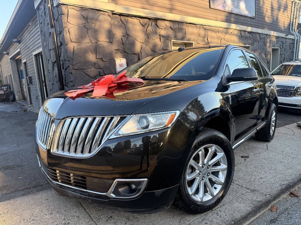 Used 2015 Lincoln MKX FWD w/ Equipment Group 102A image 2