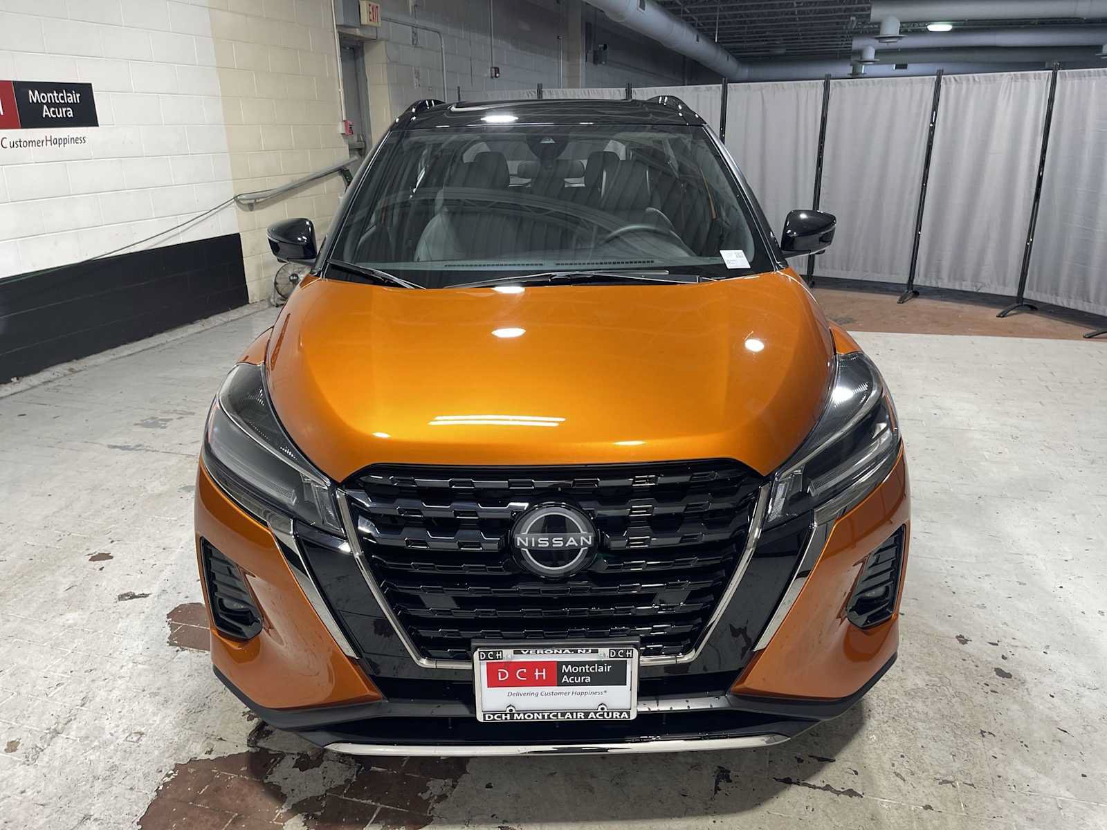 Used 2024 Nissan Kicks SR w/ SR Premium Package FWD image 6