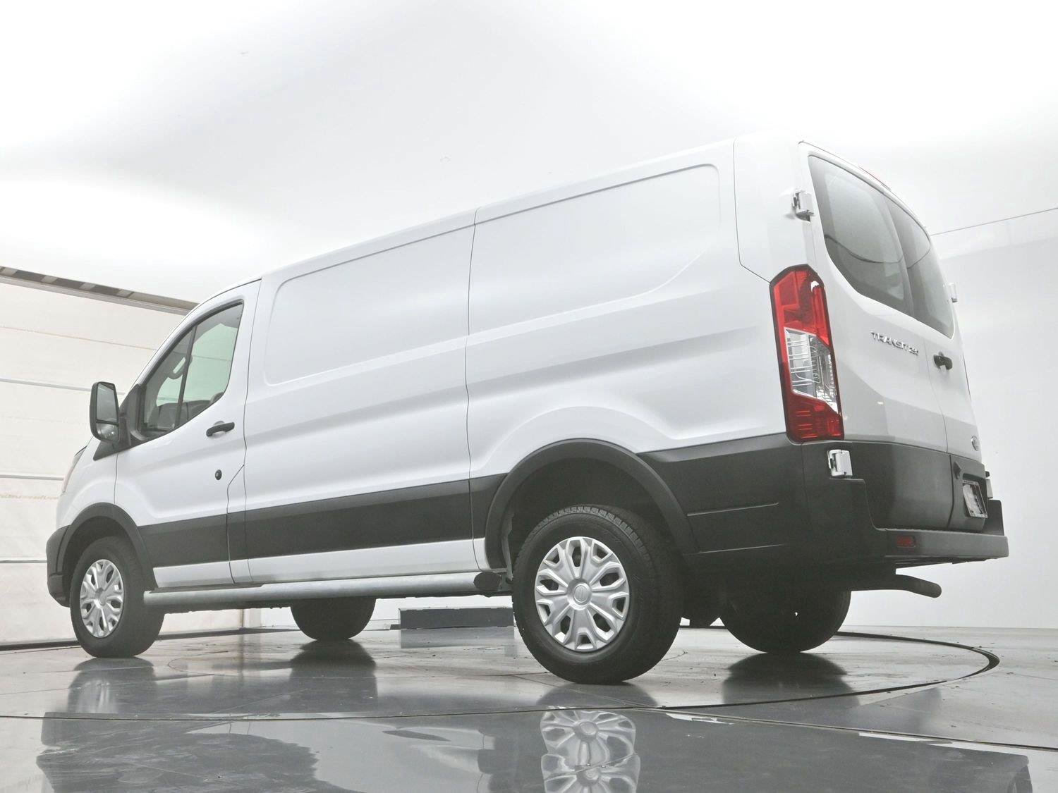 Used 2025 Ford Transit 250 Low Roof w/ Exterior Upgrade Package RWD image 31