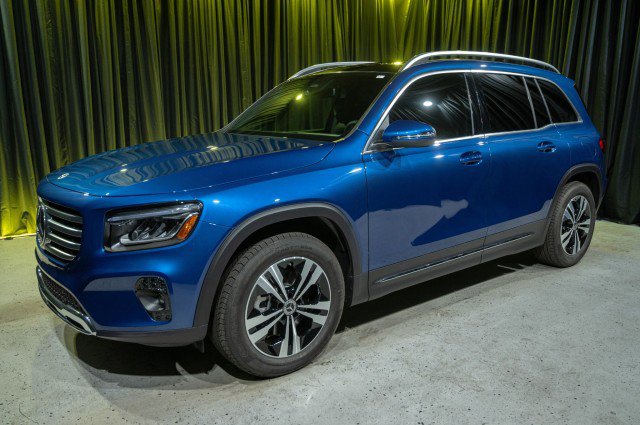 Certified 2026 Mercedes-Benz GLB 250 4MATIC image 1