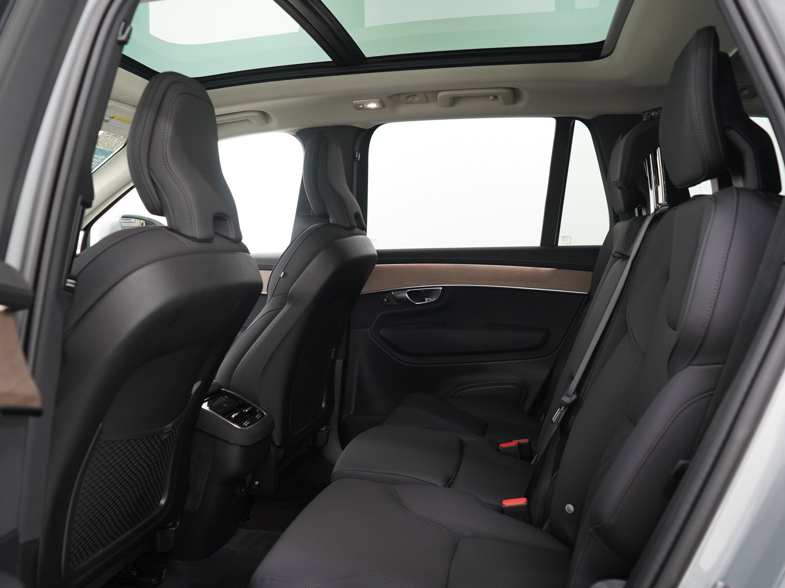 Used 2026 Volvo XC90 B6 Plus AWD/4WD image 16