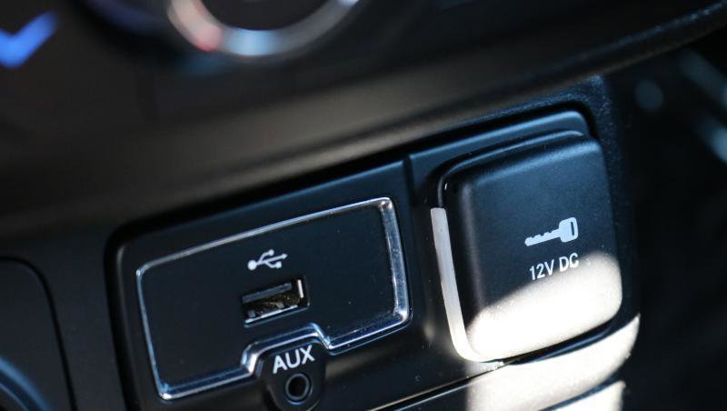 Used 2019 Jeep Renegade Trailhawk w/ Cold Weather Group II image 14