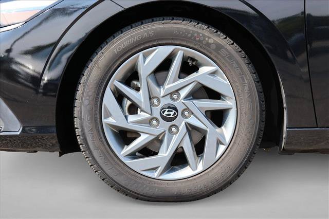 Used 2024 Hyundai Elantra SEL FWD image 9