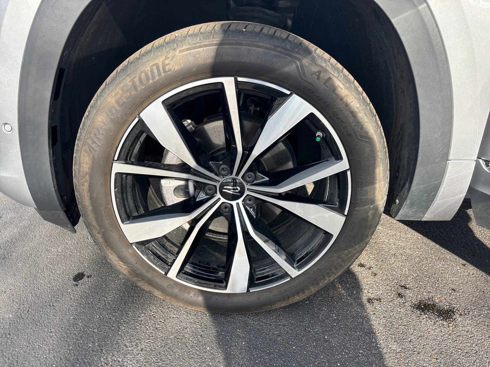 Used 2025 Volkswagen Atlas SEL Premium R-Line image 27