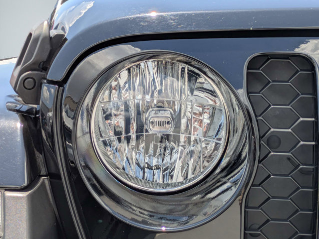 Used 2023 Jeep Gladiator Sport AWD/4WD image 9