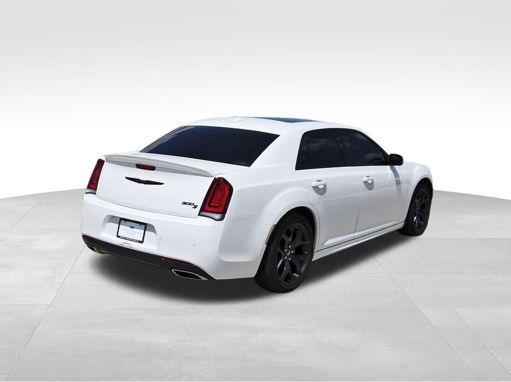 Used 2022 Chrysler 300 S w/ Comfort Group RWD image 4