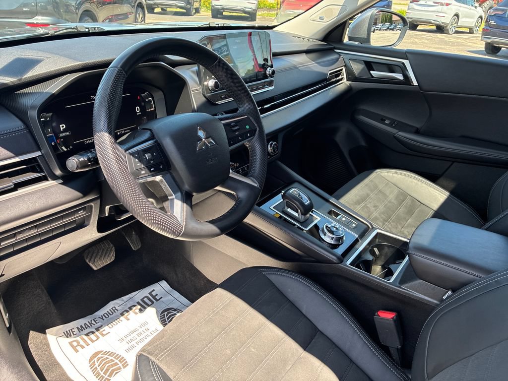 Used 2023 Mitsubishi Outlander SE AWD/4WD image 15