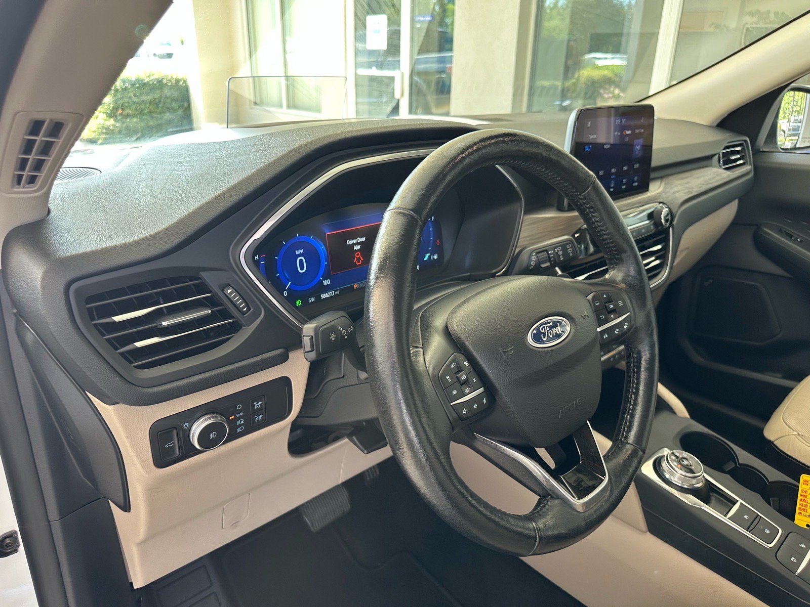 Certified 2020 Ford Escape Titanium AWD/4WD image 19