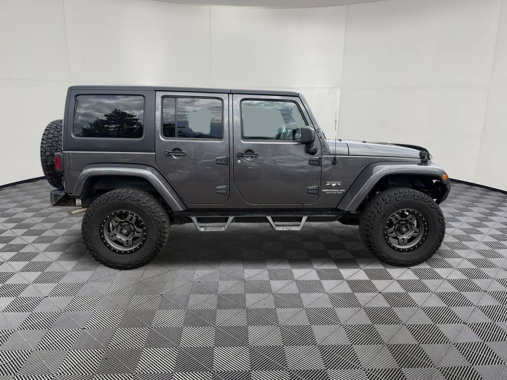 Used 2016 Jeep Wrangler Unlimited Sahara w/ Connectivity Group AWD/4WD image 7