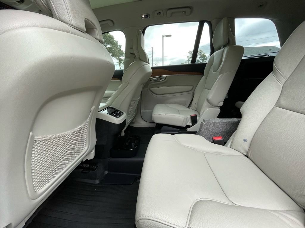 Used 2022 Volvo XC90 T6 Momentum w/ Advanced Package image 26