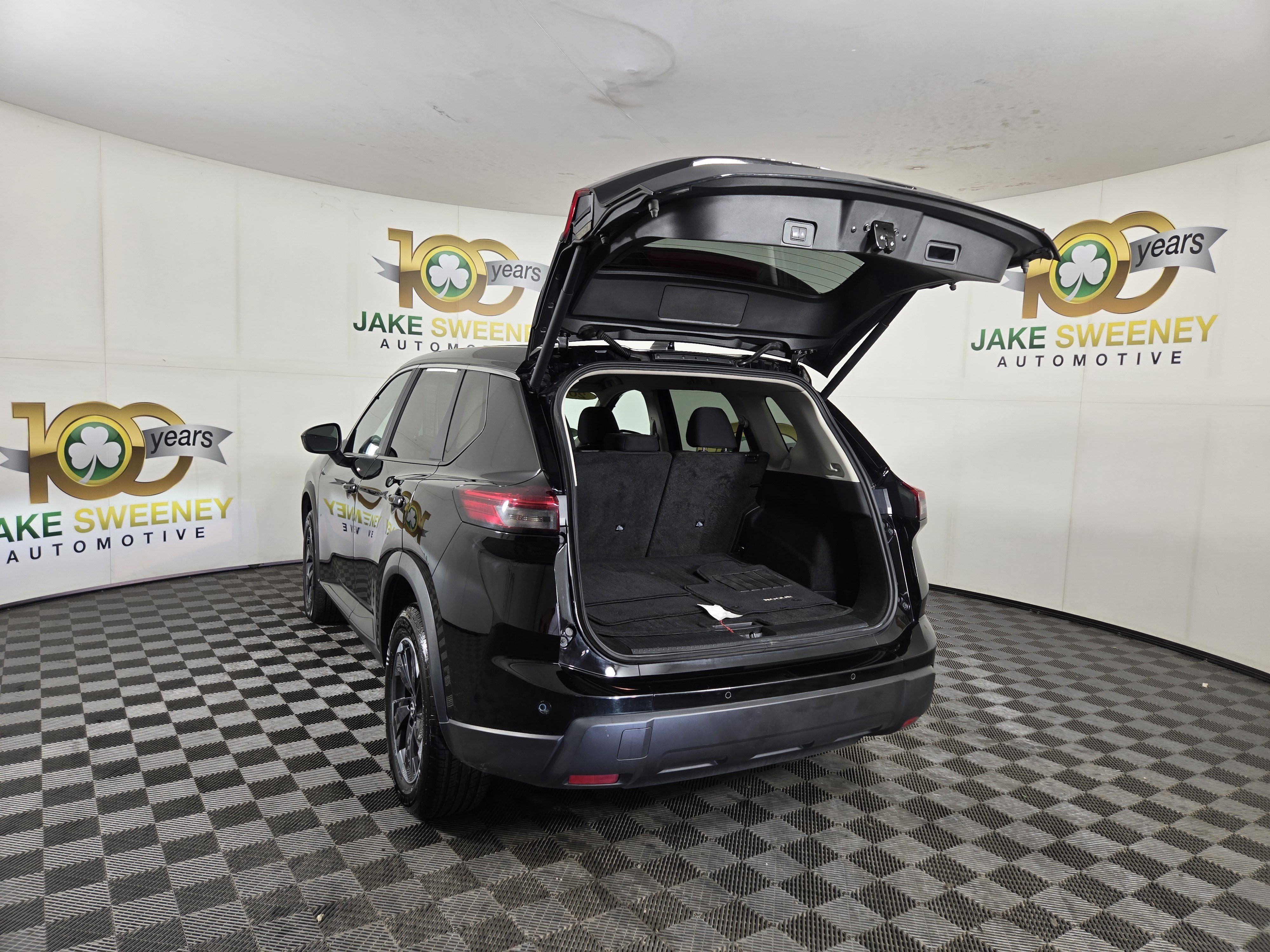 Used 2025 Nissan Rogue SV AWD/4WD image 29