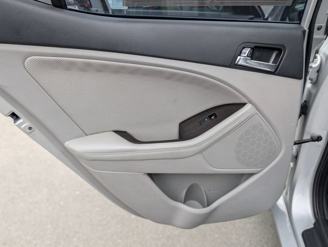 Used 2012 Kia Optima EX FWD image 17