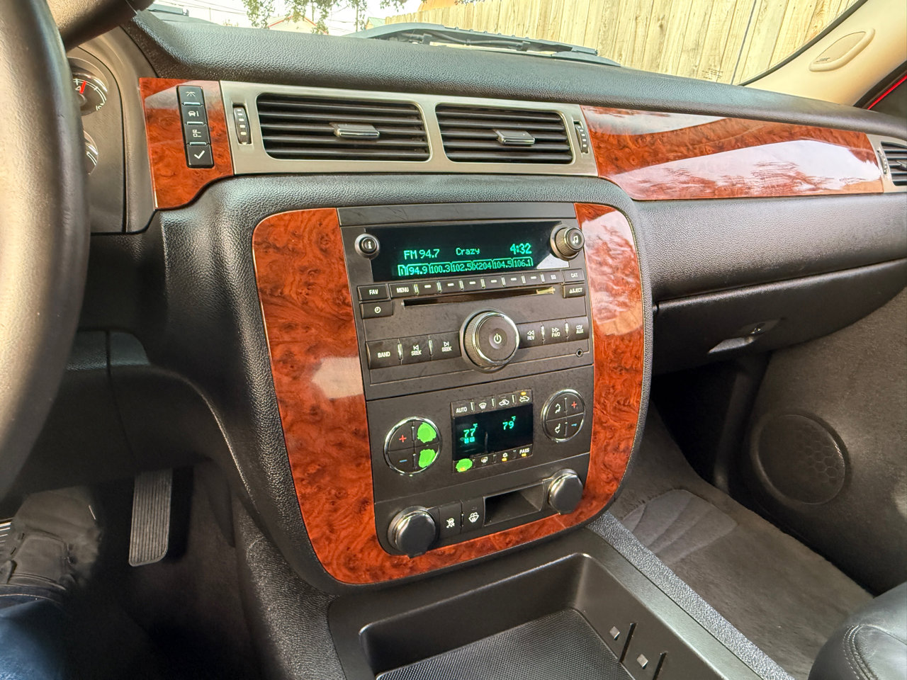 Used 2008 Chevrolet Silverado 1500 LTZ w/ EZ-Lift Tailgate Package image 26