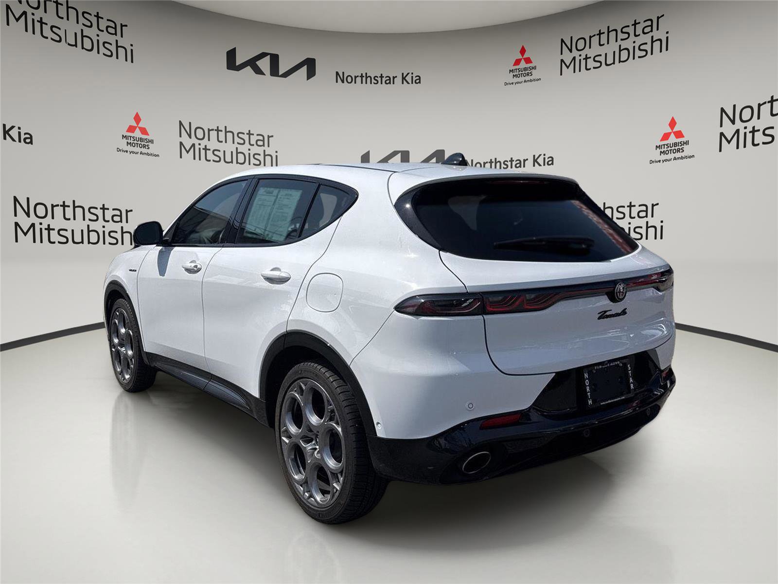 Used 2024 Alfa Romeo Tonale Veloce image 3