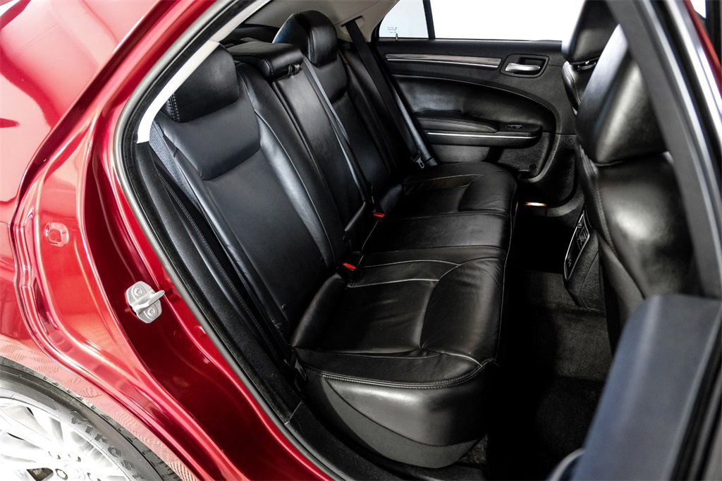 Used 2018 Chrysler 300 Touring L image 36