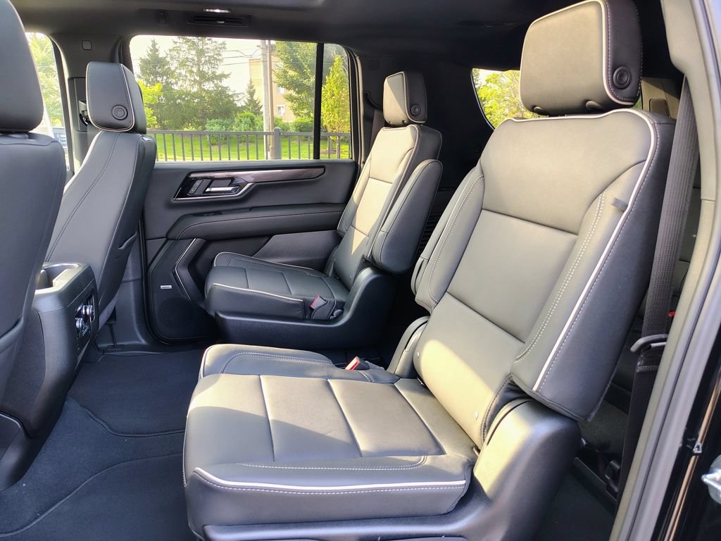 New 2026 GMC Yukon XL Elevation w/ LPO, Elevation Black Package AWD/4WD image 38
