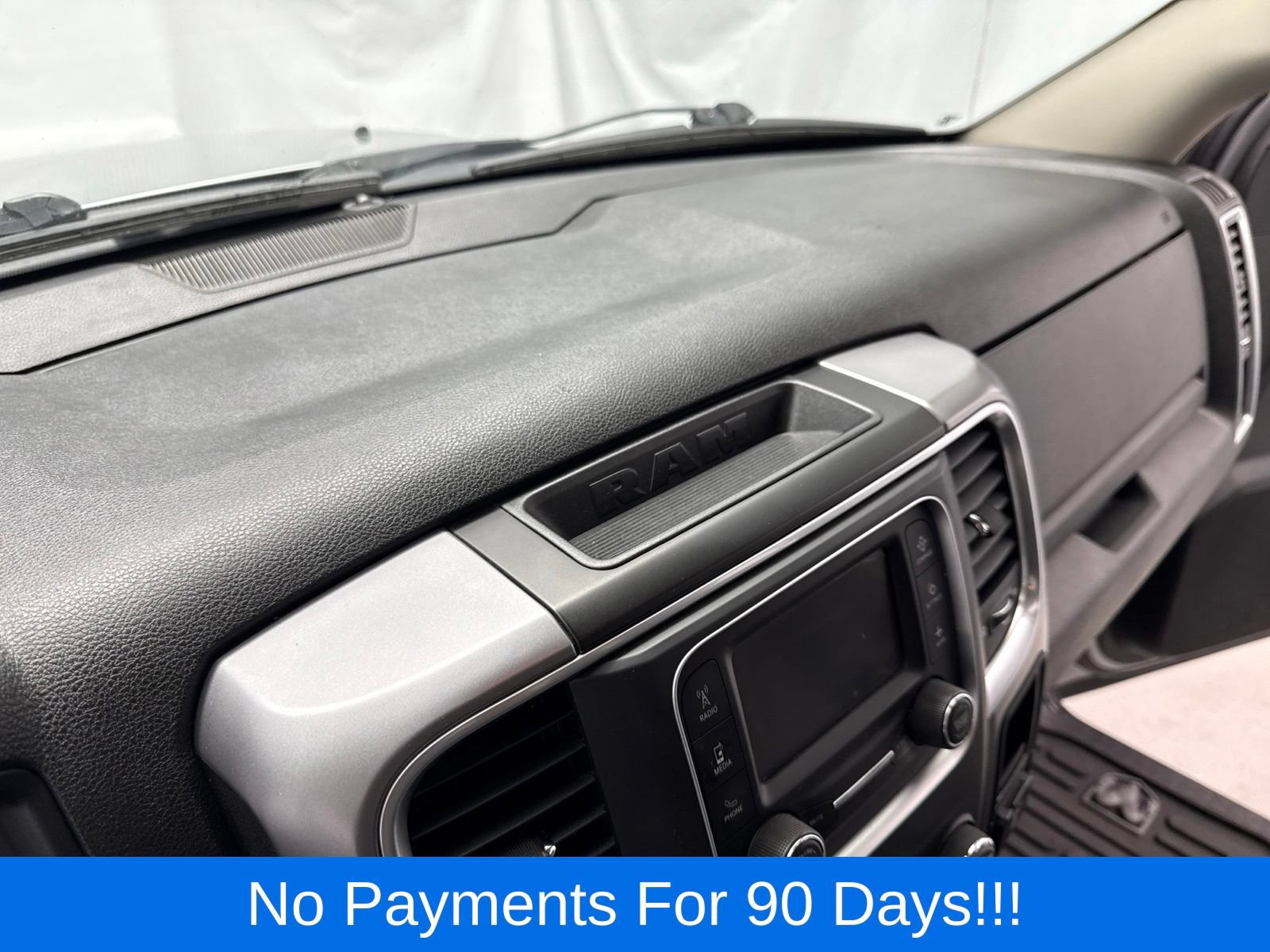 Used 2022 RAM 1500 Classic SLT w/ Protection Group AWD/4WD image 18