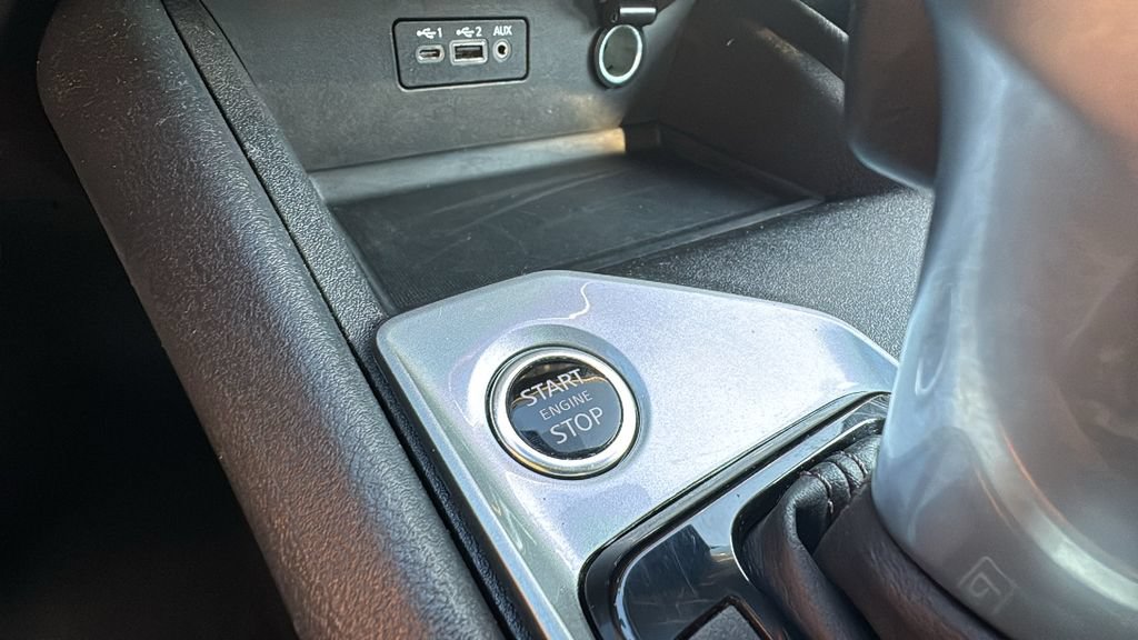 Used 2025 Nissan Altima 2.5 SV FWD image 14
