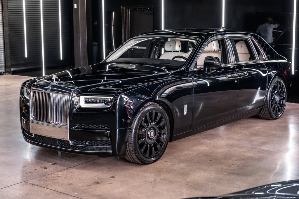 Used 2022 Rolls-Royce Phantom Sedan w/ The Phantom Package RWD image 4