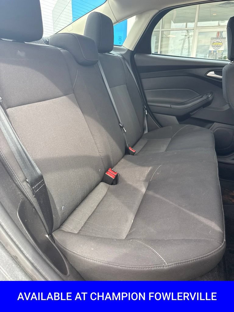 Used 2018 Ford Focus SE w/ SE Appearance Package FWD image 22