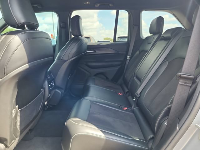 Used 2023 Jeep Grand Cherokee Altitude RWD image 22
