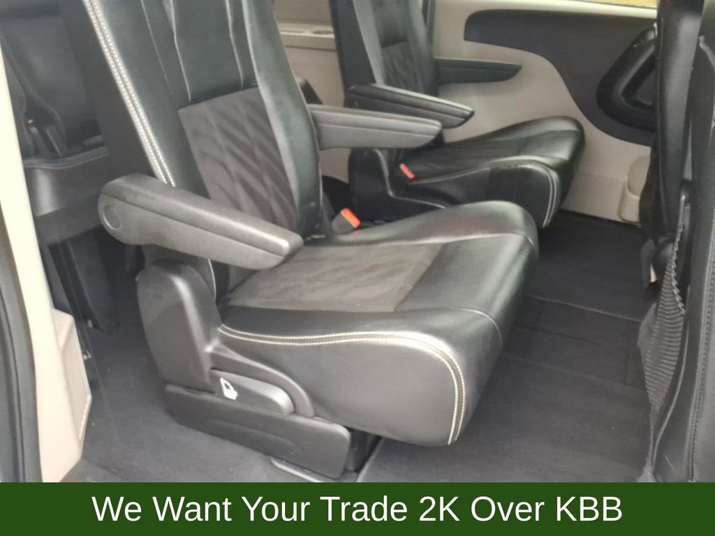 Used 2019 Dodge Grand Caravan SXT image 26