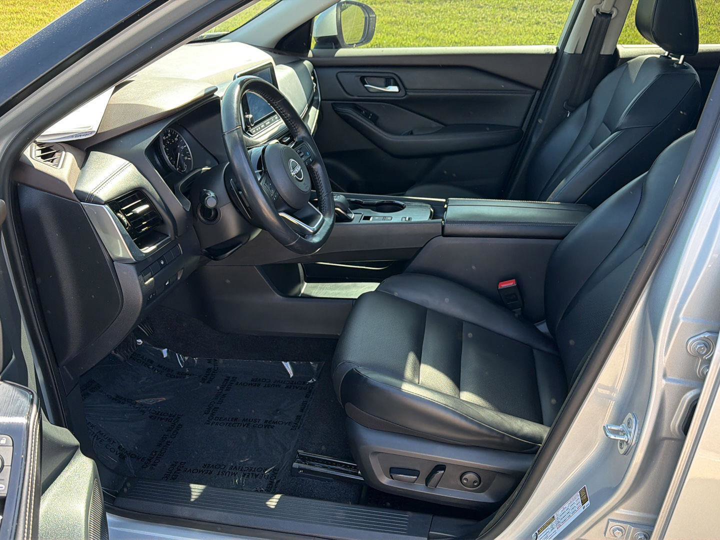 Used 2022 Nissan Rogue SV w/ SV Premium Package FWD image 10