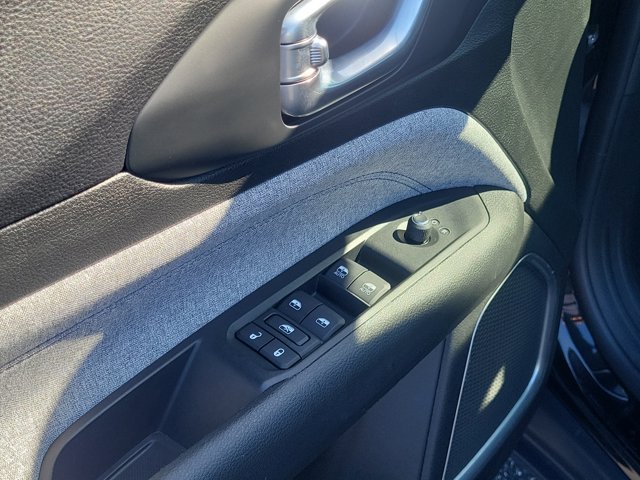 Used 2022 Jeep Compass Latitude FWD image 16