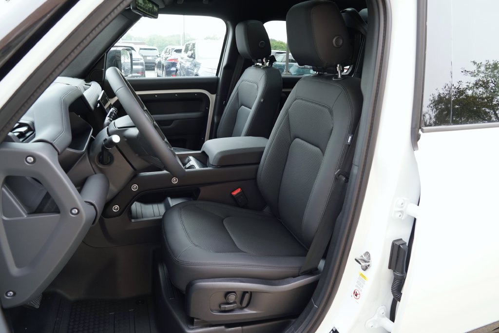 New 2026 Land Rover Defender 110 X-Dynamic SE AWD/4WD image 12