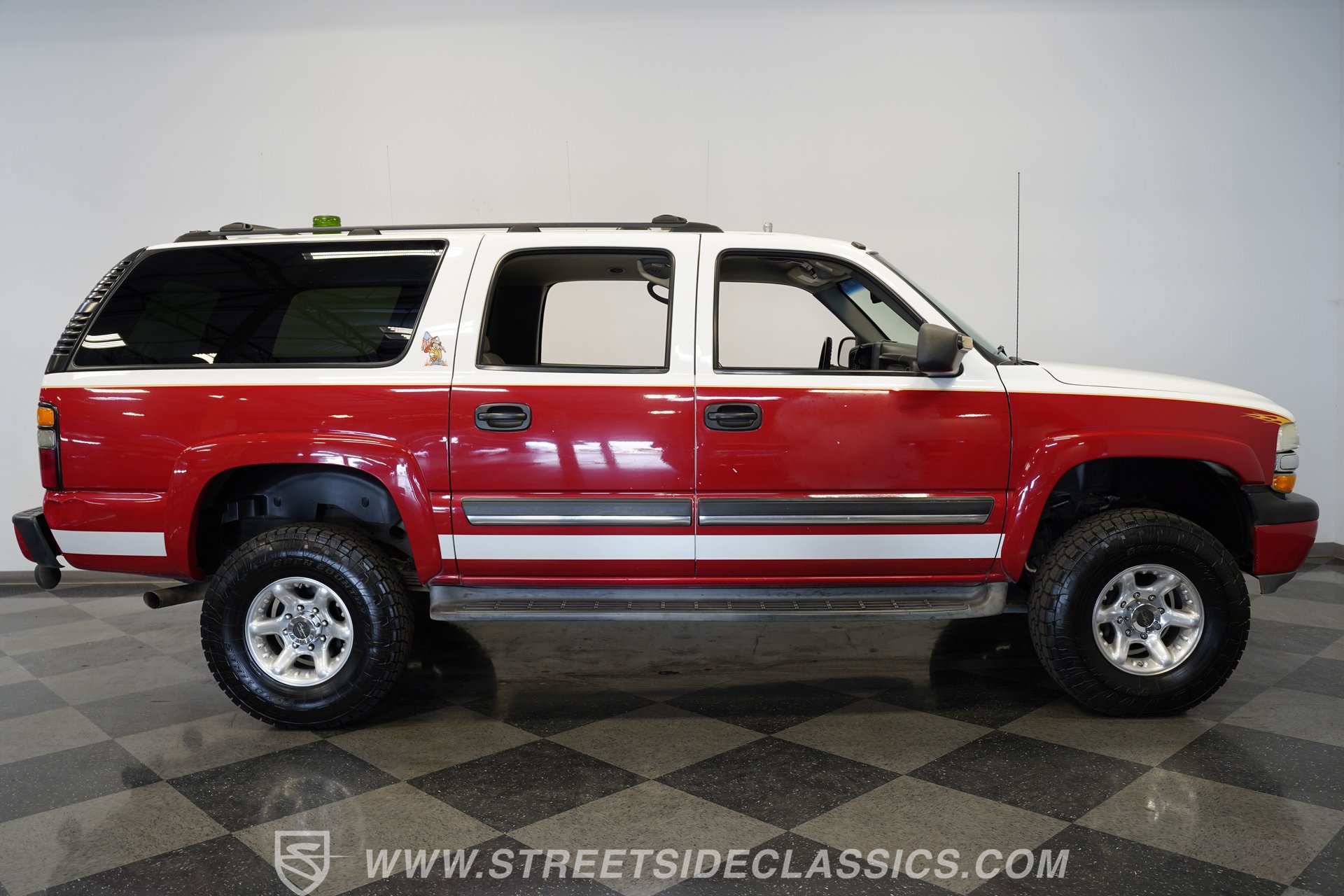 Used 2004 Chevrolet Suburban 2500 LS w/ Suspension Package, Autoride AWD/4WD image 15