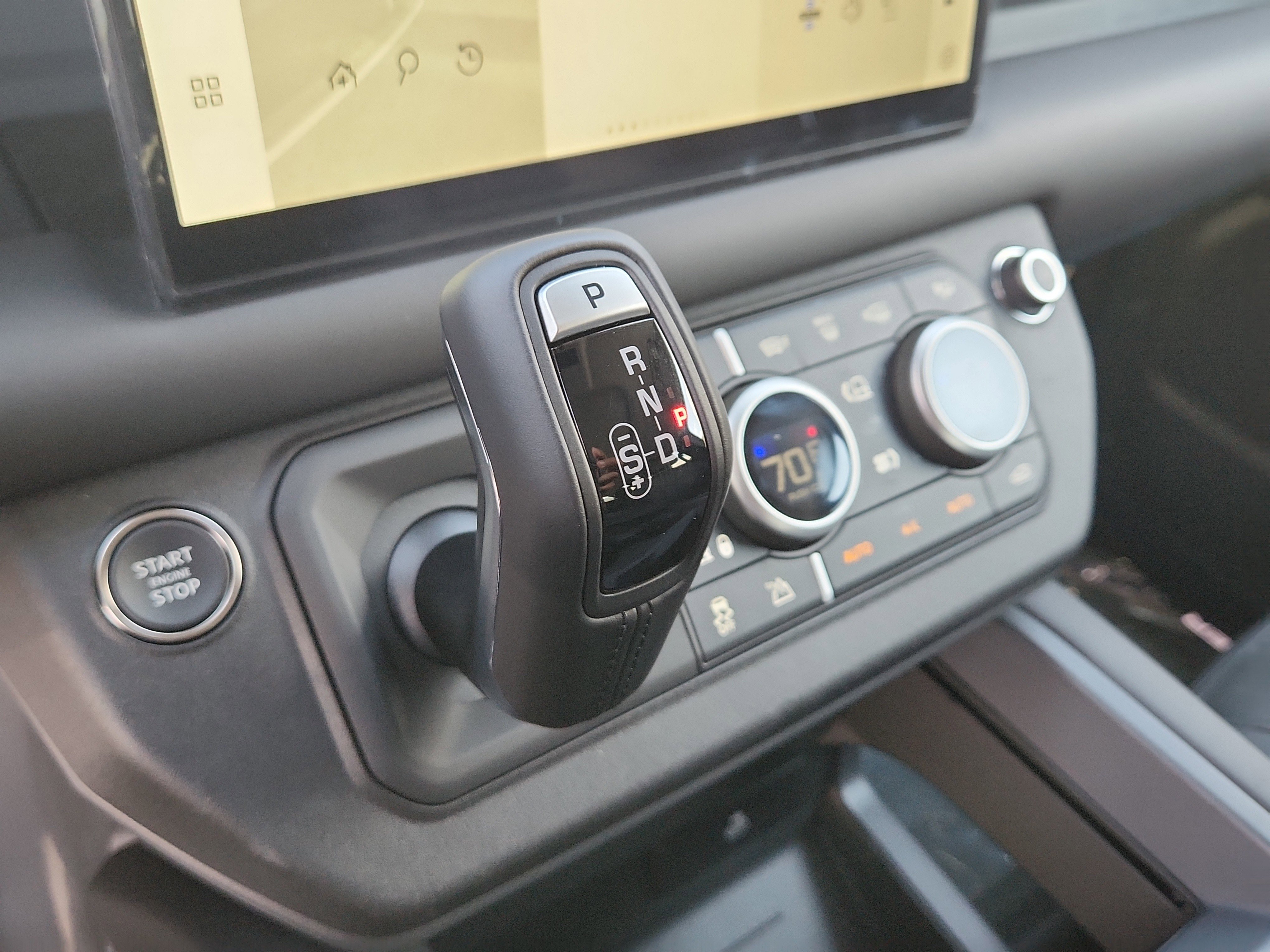 New 2025 Land Rover Defender 110 X-Dynamic SE image 26
