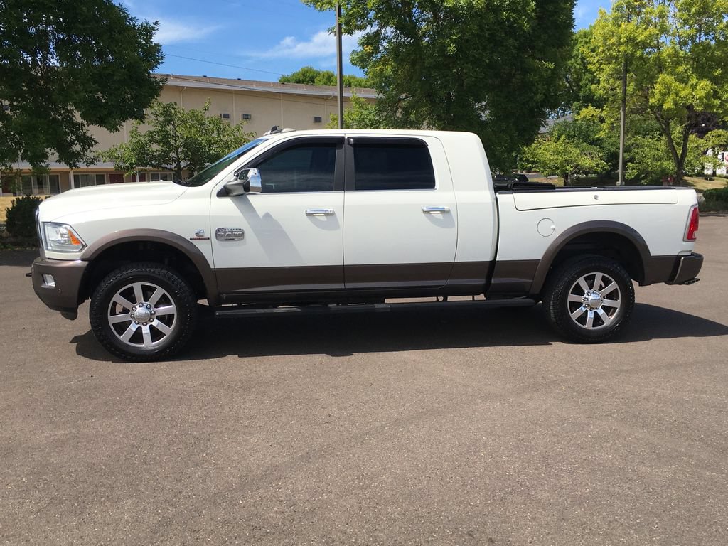Used 2018 RAM 2500 Longhorn w/ Convenience Group AWD/4WD image 3