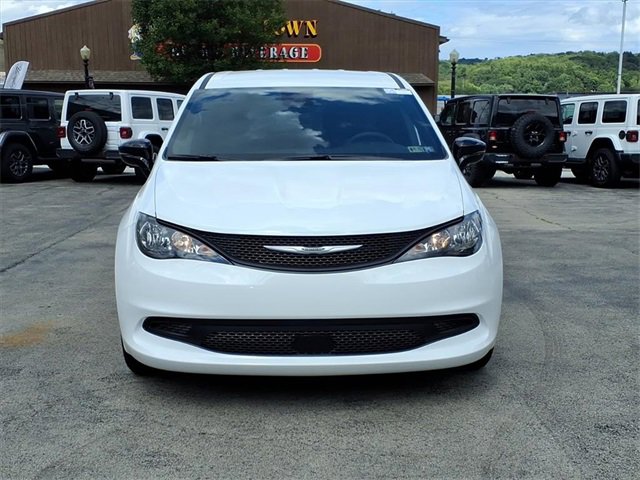 New 2026 Chrysler Voyager LX image 2