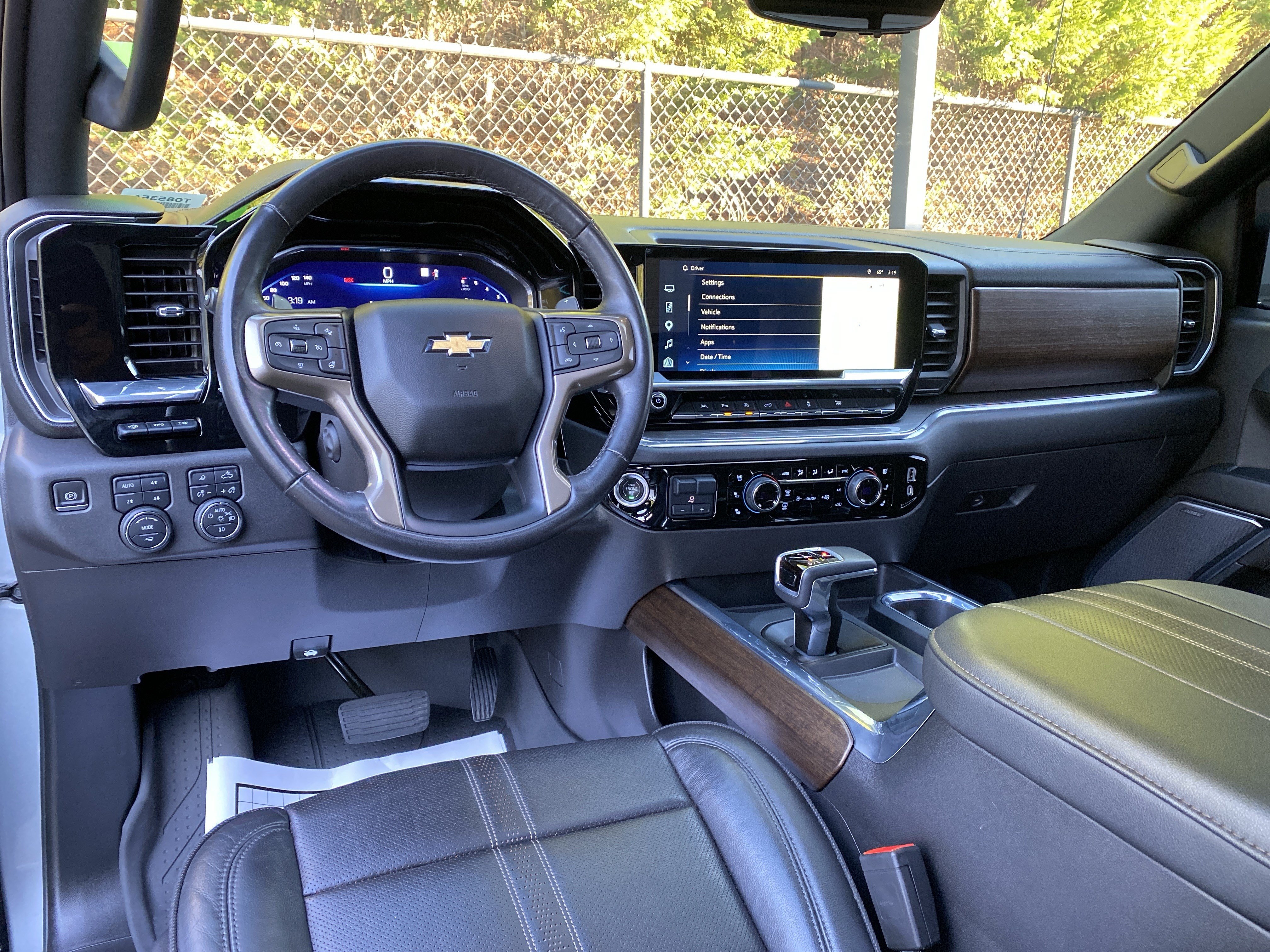 Used 2023 Chevrolet Silverado 1500 High Country w/ High Country Premium Package AWD/4WD image 39