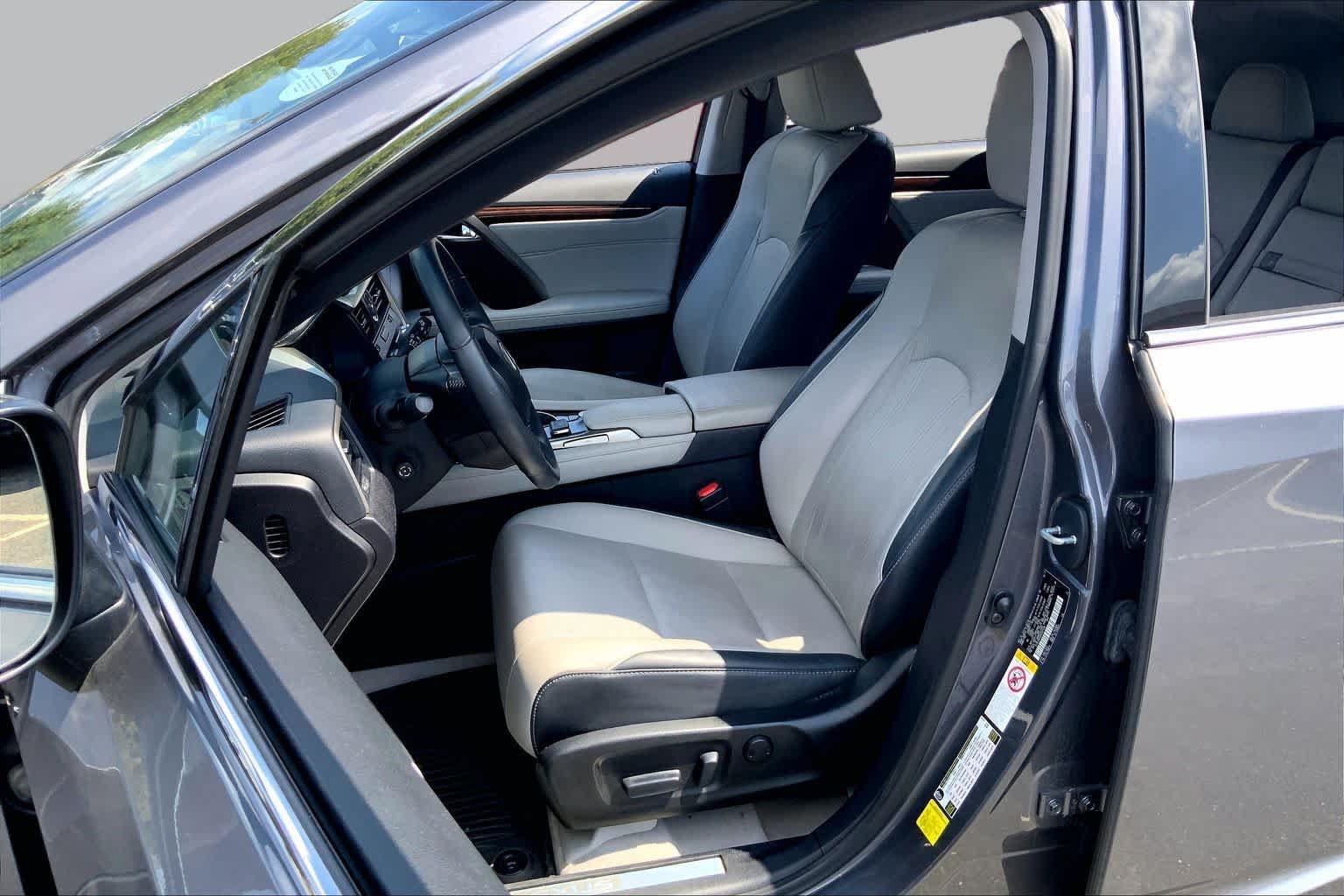 Used 2017 Lexus RX 350 AWD w/ Premium Package image 8