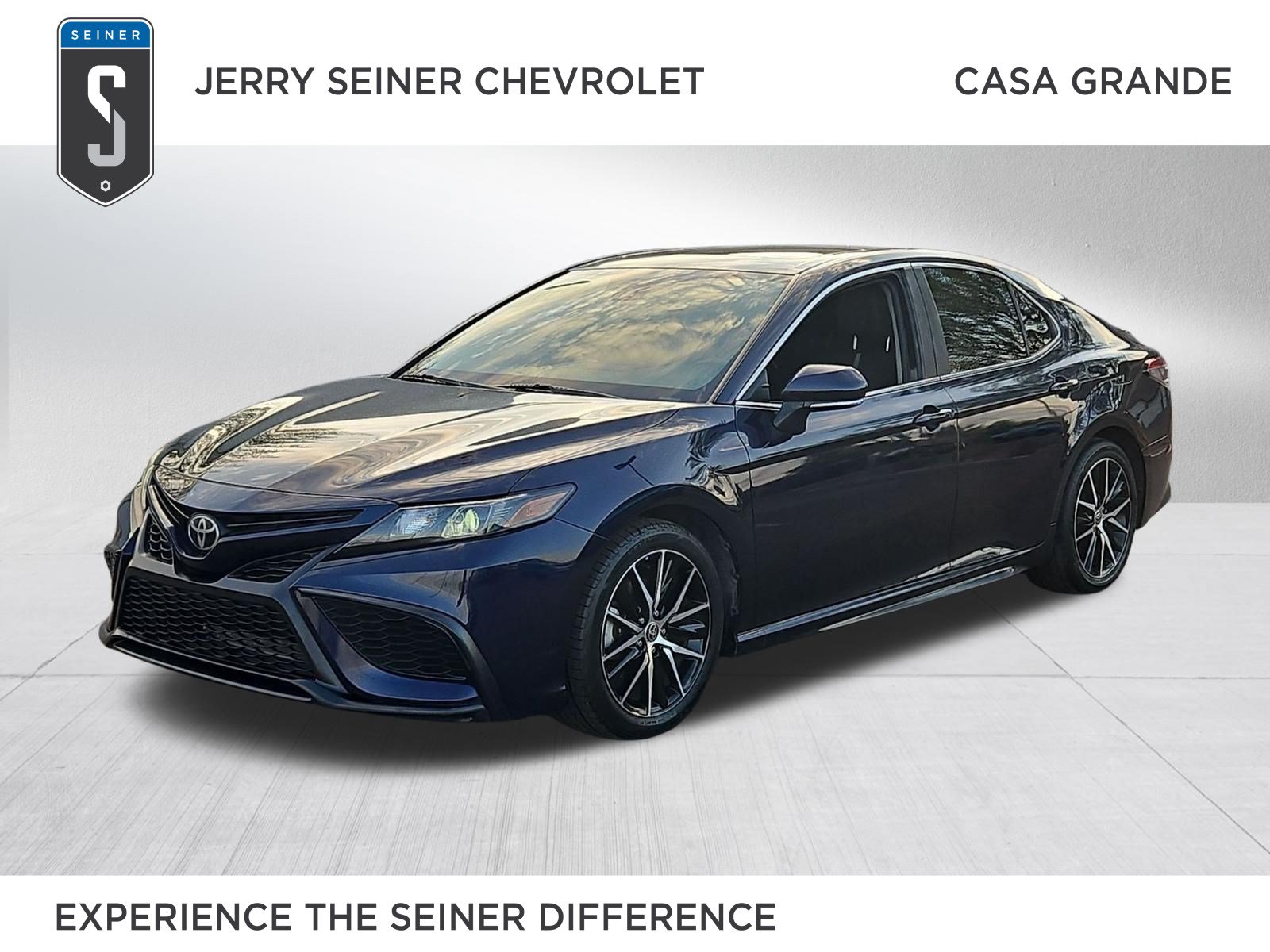 Used 2021 Toyota Camry SE w/ Convenience Package FWD image 1