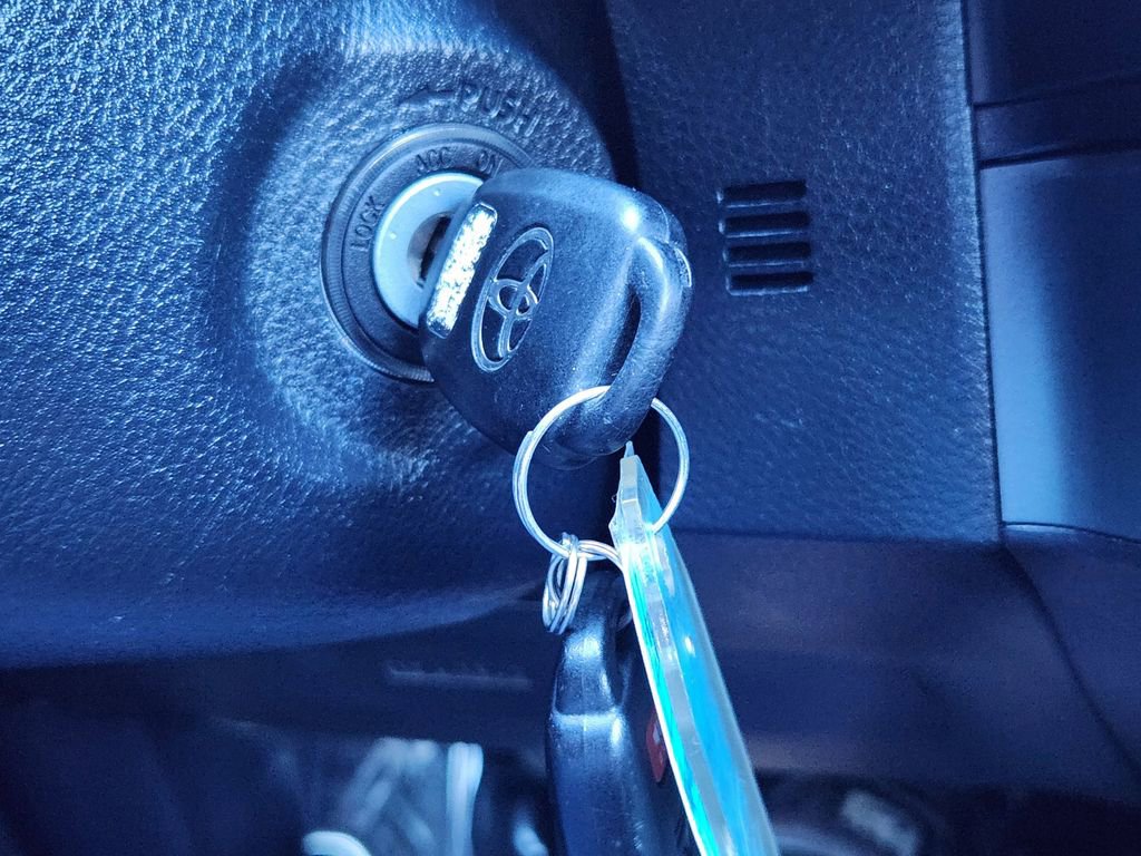 Used 2020 Toyota Tacoma TRD Off-Road w/ Technology Package image 17