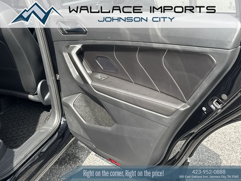 Used 2024 Volkswagen Tiguan SEL R-Line AWD/4WD image 40