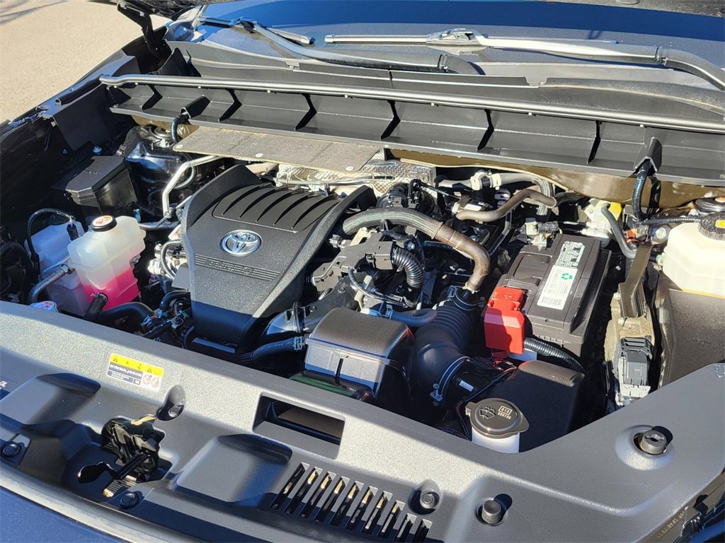 Used 2023 Toyota Highlander XLE image 34