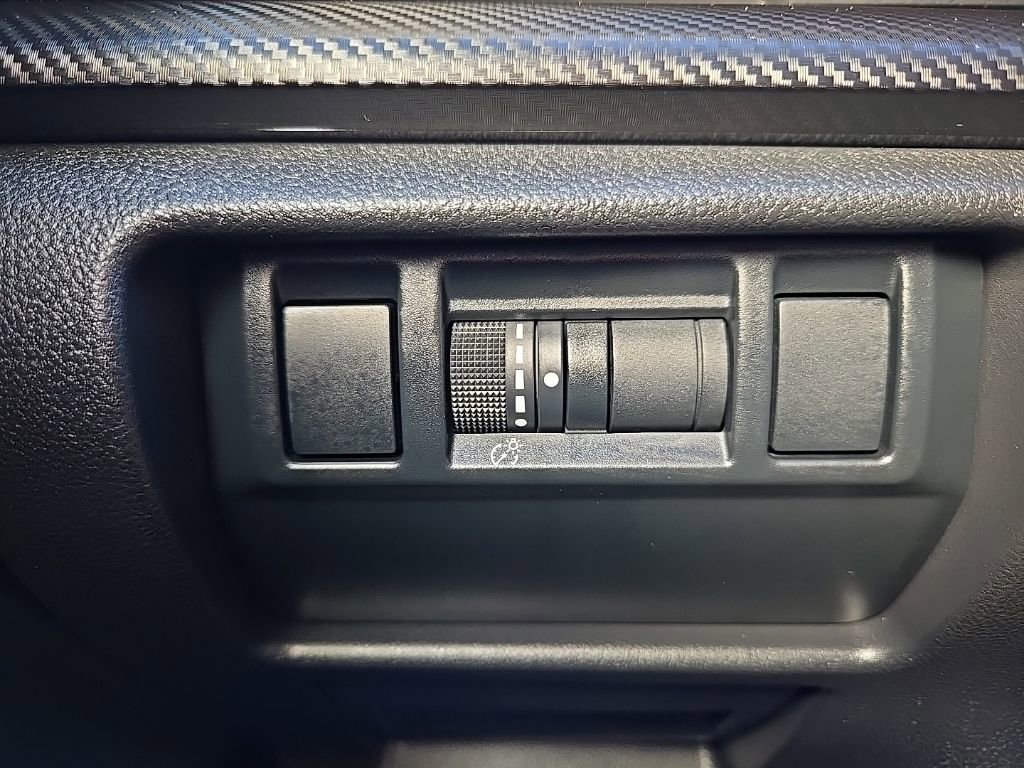 Used 2024 Subaru Crosstrek 2.0i Premium image 19