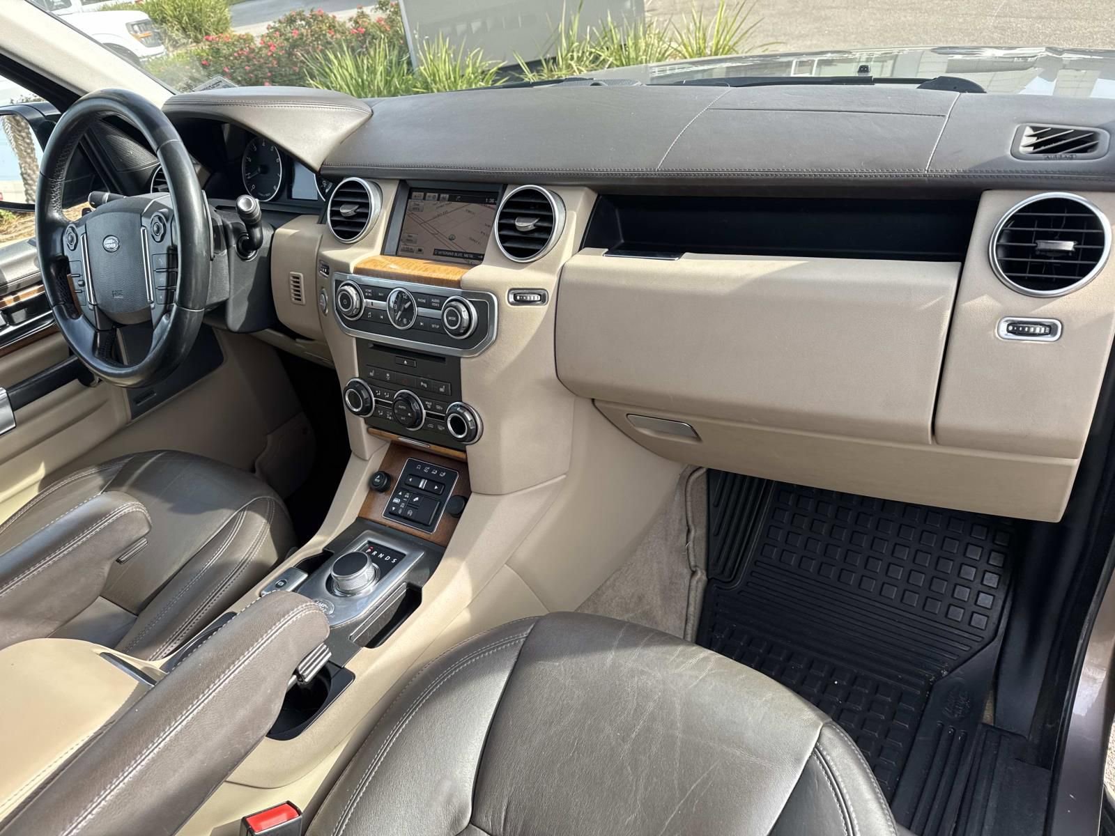 Used 2016 Land Rover LR4 HSE LUX image 13