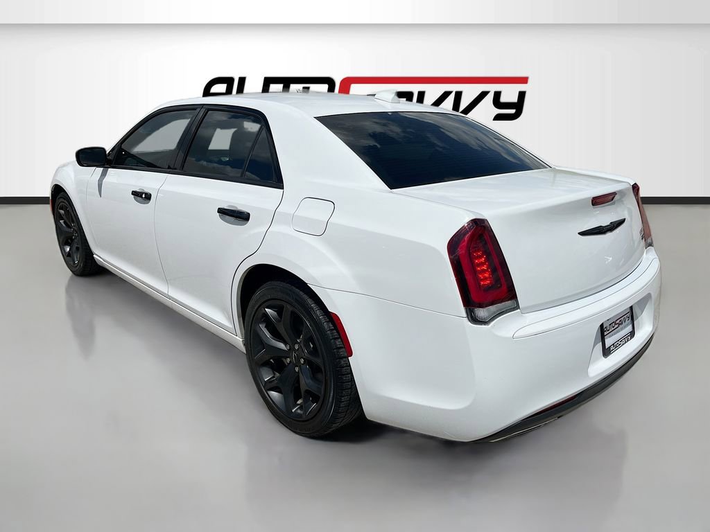 Used 2020 Chrysler 300 Touring w/ Sport Appearance Package image 5