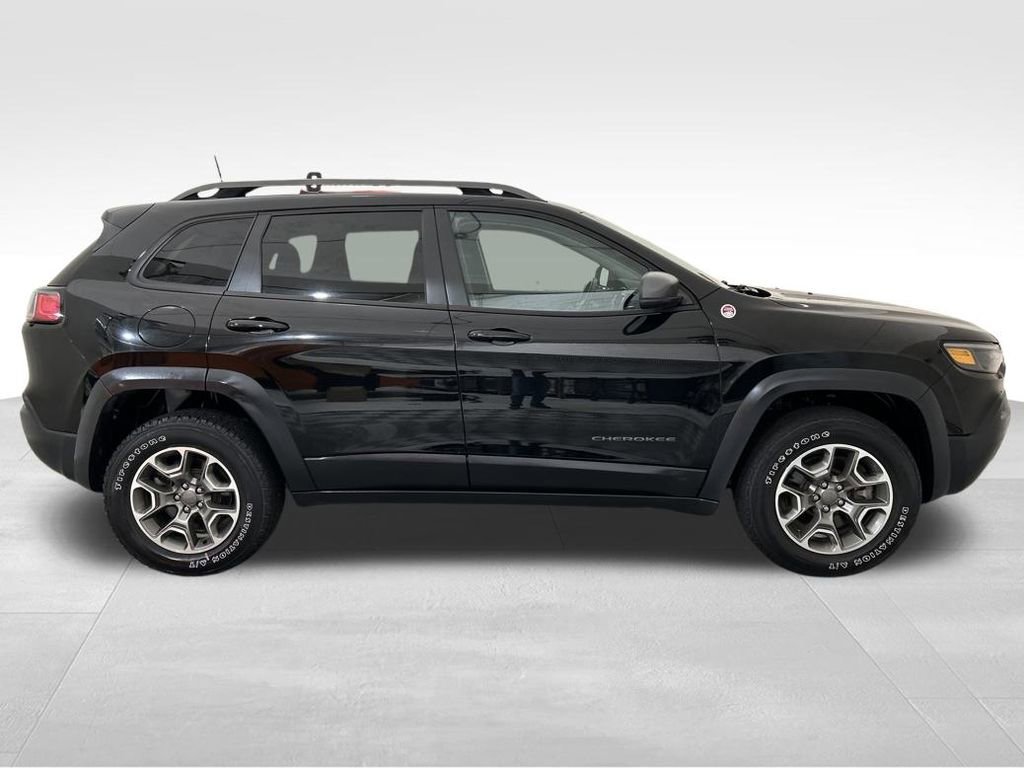Used 2020 Jeep Cherokee Trailhawk image 4