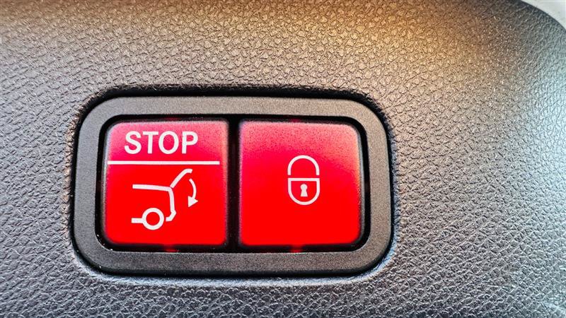 Used 2016 Mercedes-Benz GL 450 4MATIC w/ Premium I Package image 21