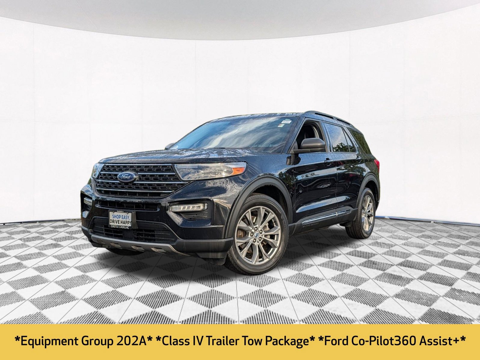 Used 2023 Ford Explorer XLT w/ Equipment Group 202A AWD/4WD image 2