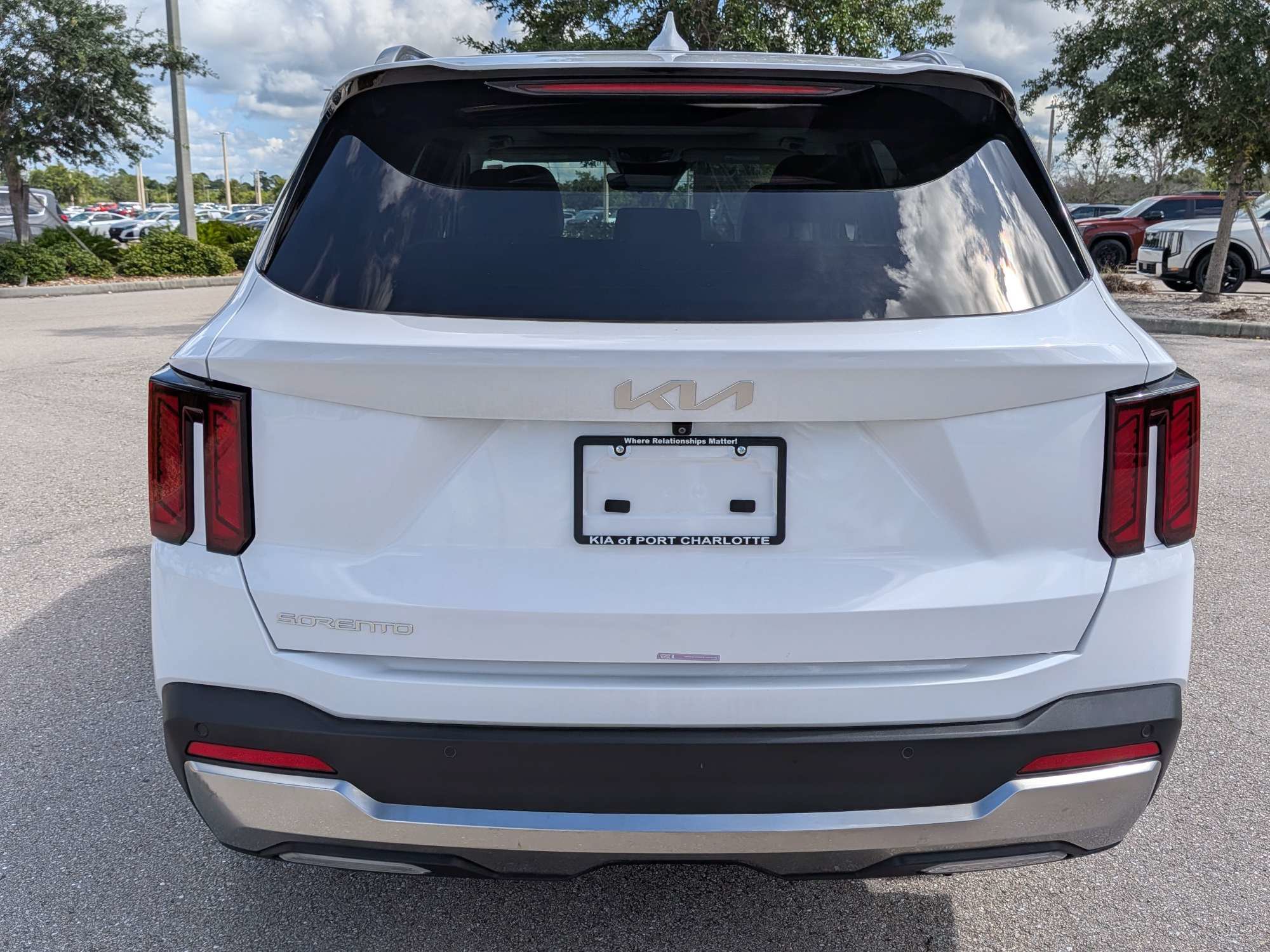 Certified 2025 Kia Sorento S w/ Panoramic Sunroof Package FWD image 6