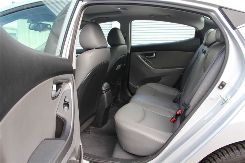 Used 2015 Hyundai Elantra Limited w/ Option Group 05 FWD image 23