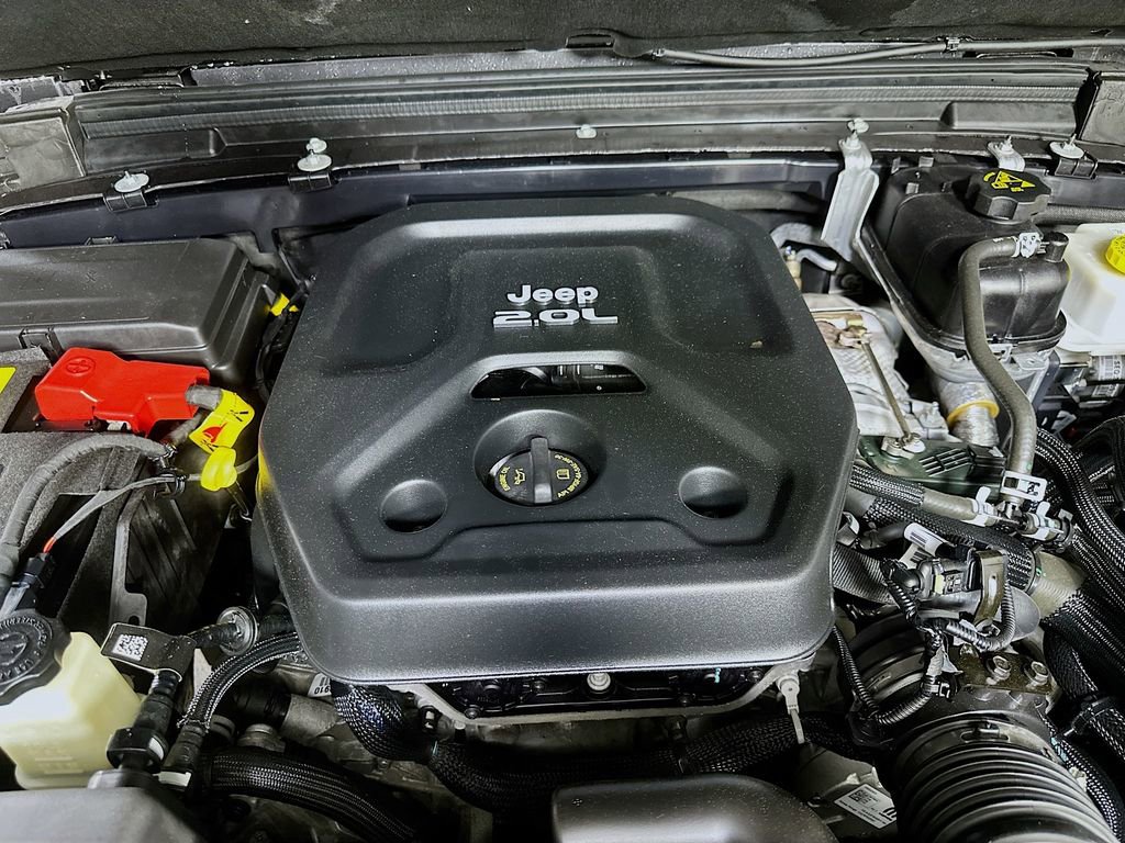 Used 2023 Jeep Wrangler Unlimited Sahara w/ Cold Weather Group AWD/4WD image 9